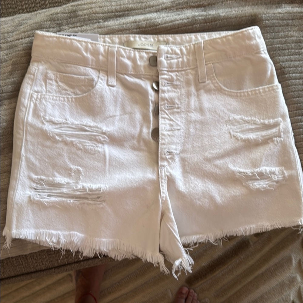 NWT! Joe’s White Distressed High-Rise Jean Shorts - Size 26